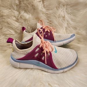 NIKE ACALME SNEAKER - WOMEN'S running athletic shoes size 8 AQ7459-101
